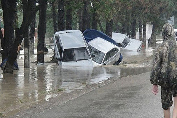 Наводнение в Крымске: главное - живы...