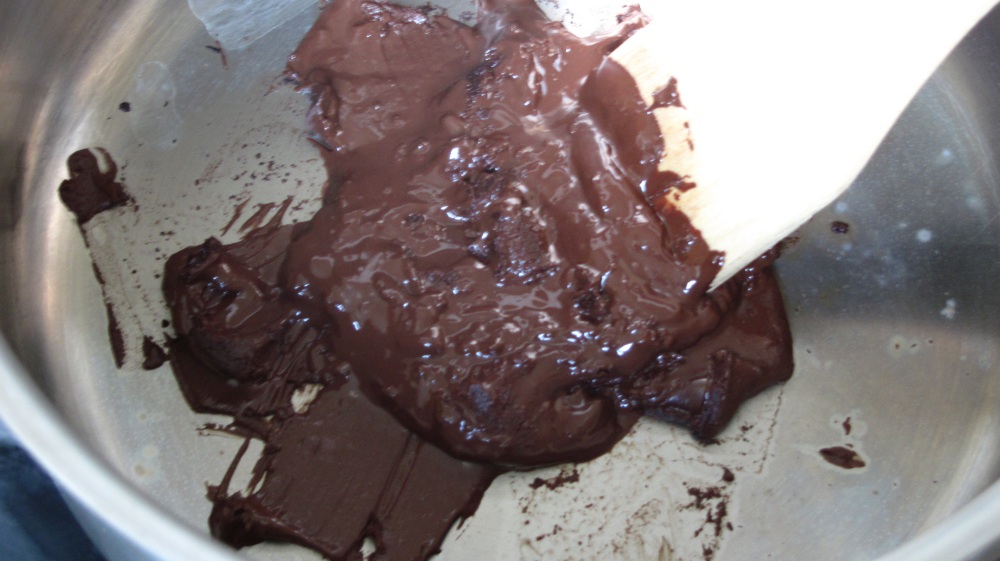 Тест настольной индукционной плиты KITFORTKT-102 - расплавили шоколад