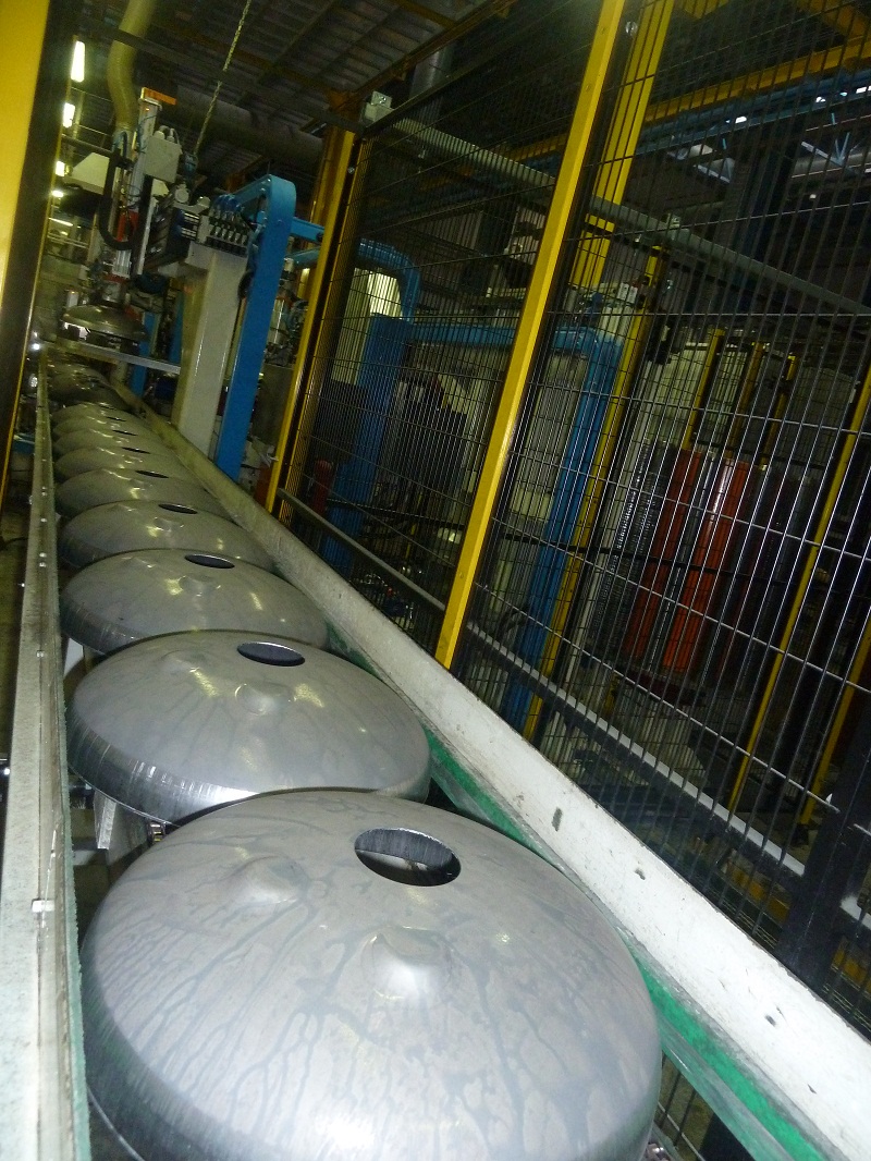 На заводе Аристон: линия штамповки крышек