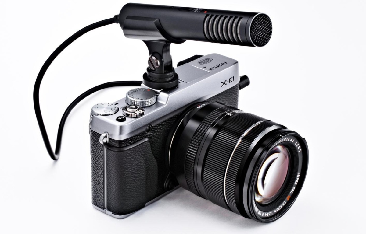 Компактный фотоаппарат FUJIFILM X-E1 со сменной оптикой - объектив снят