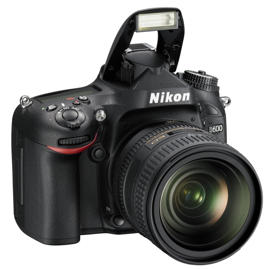 Цифровая зеркальная фотокамера Nikon D600