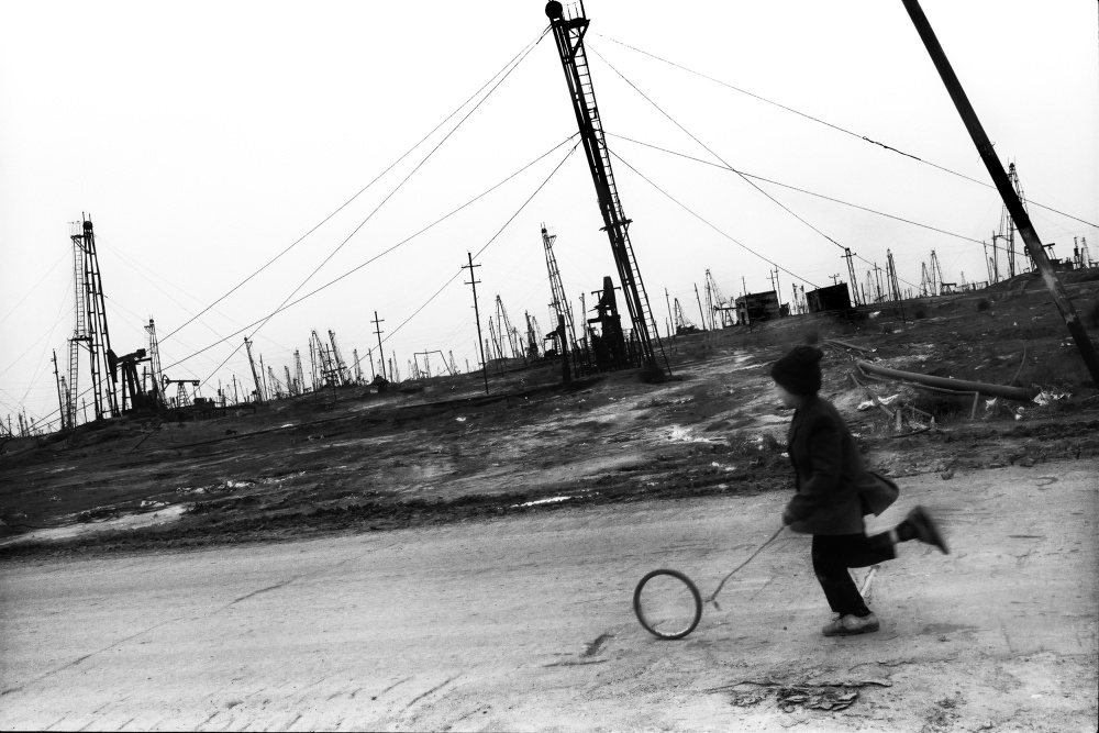 Мальчик из поселка Балаханы. Азербайджан. 2003.