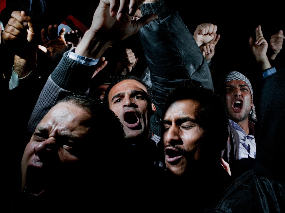 Алекс Майоли, Италия. Протестующие плачут, поют и кричат на Каирской площади 