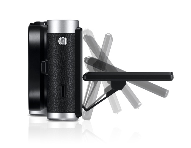 Беззеркальная фотокамера Samsung NX300 - гибкий дисплей
