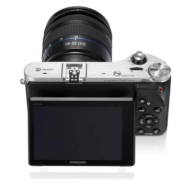 Беззеркальная фотокамера Samsung NX300 - дисплей
