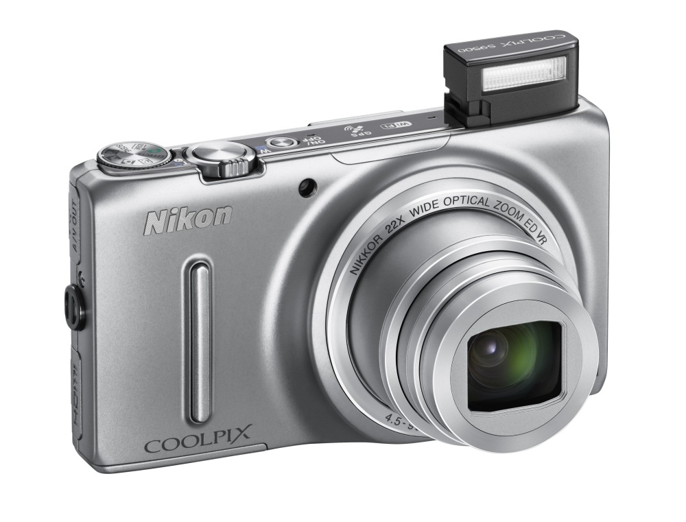 Компактная фотокамера Nikon COOLPIX S9500