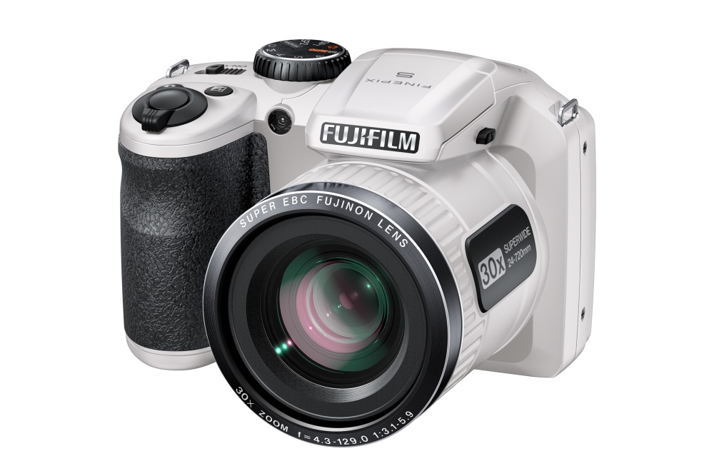 Псевдозеркальная фотокамера Fujifilm FinePix S4800