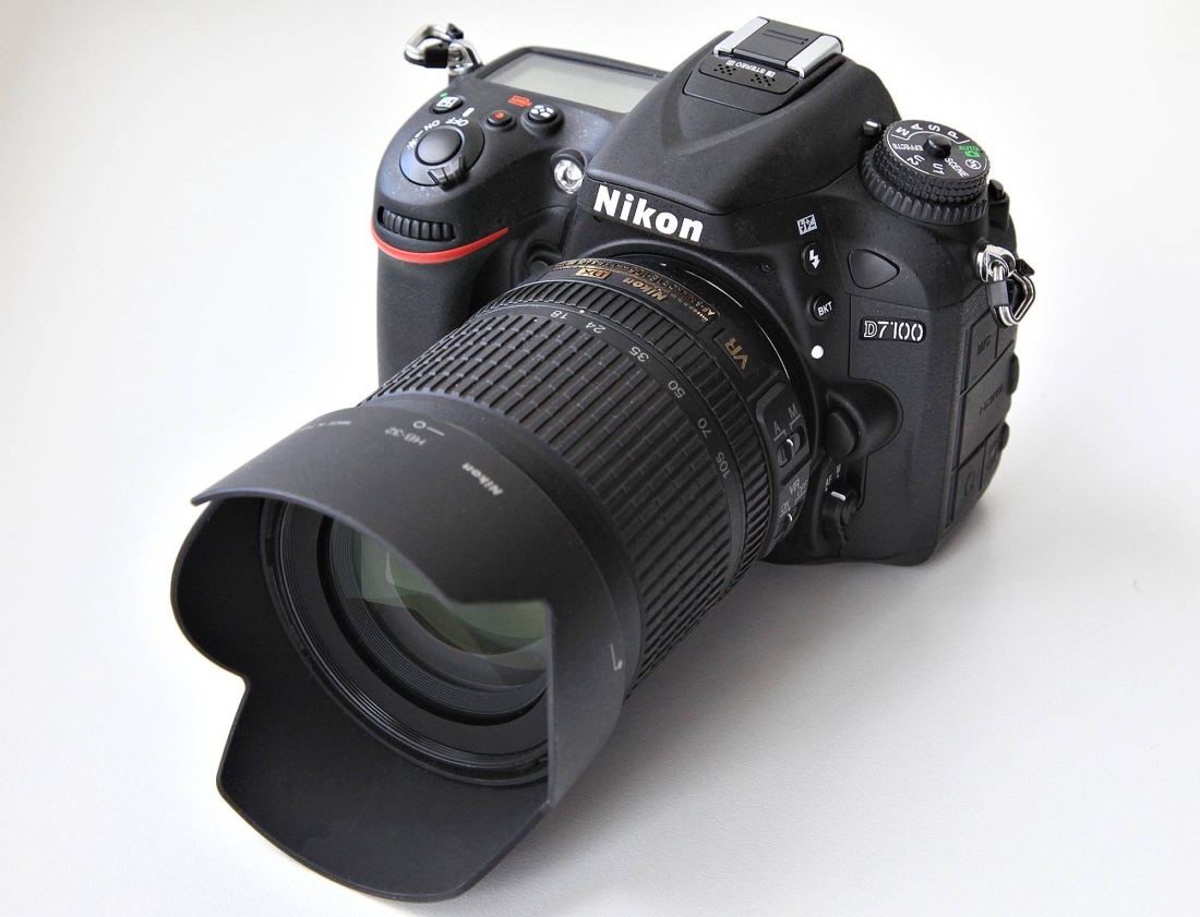 Зеркальный фотоаппарат Nikon D7100