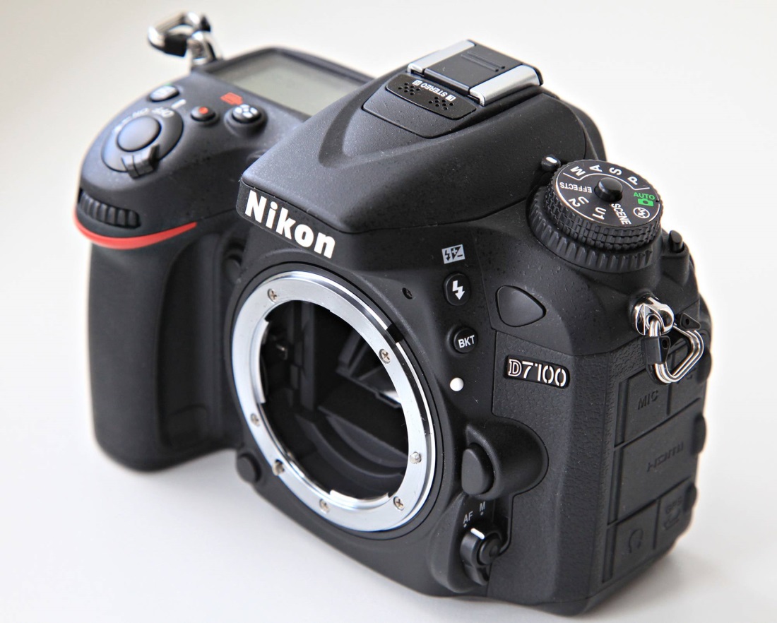 Зеркальный фотоаппарат Nikon D7100 - body
