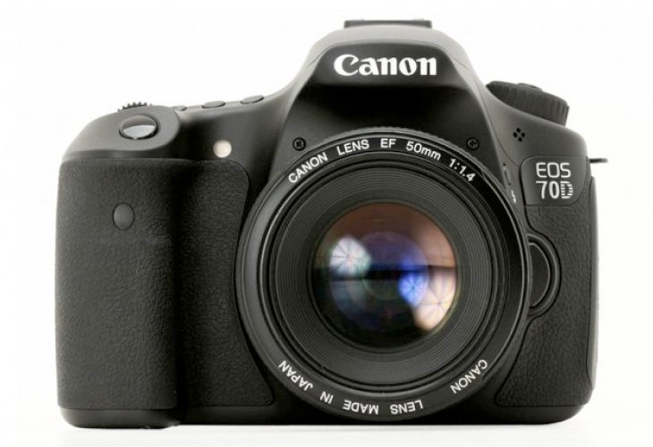 зеркальная фотокамера Canon EOS 70D