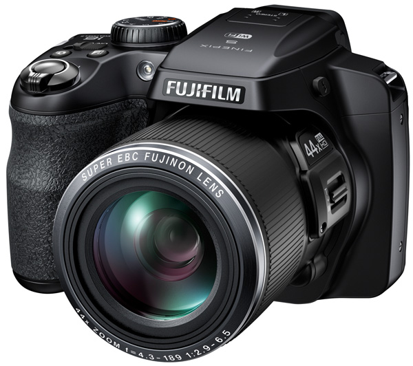 Компактная камера FUJIFILM FinePix S8400W