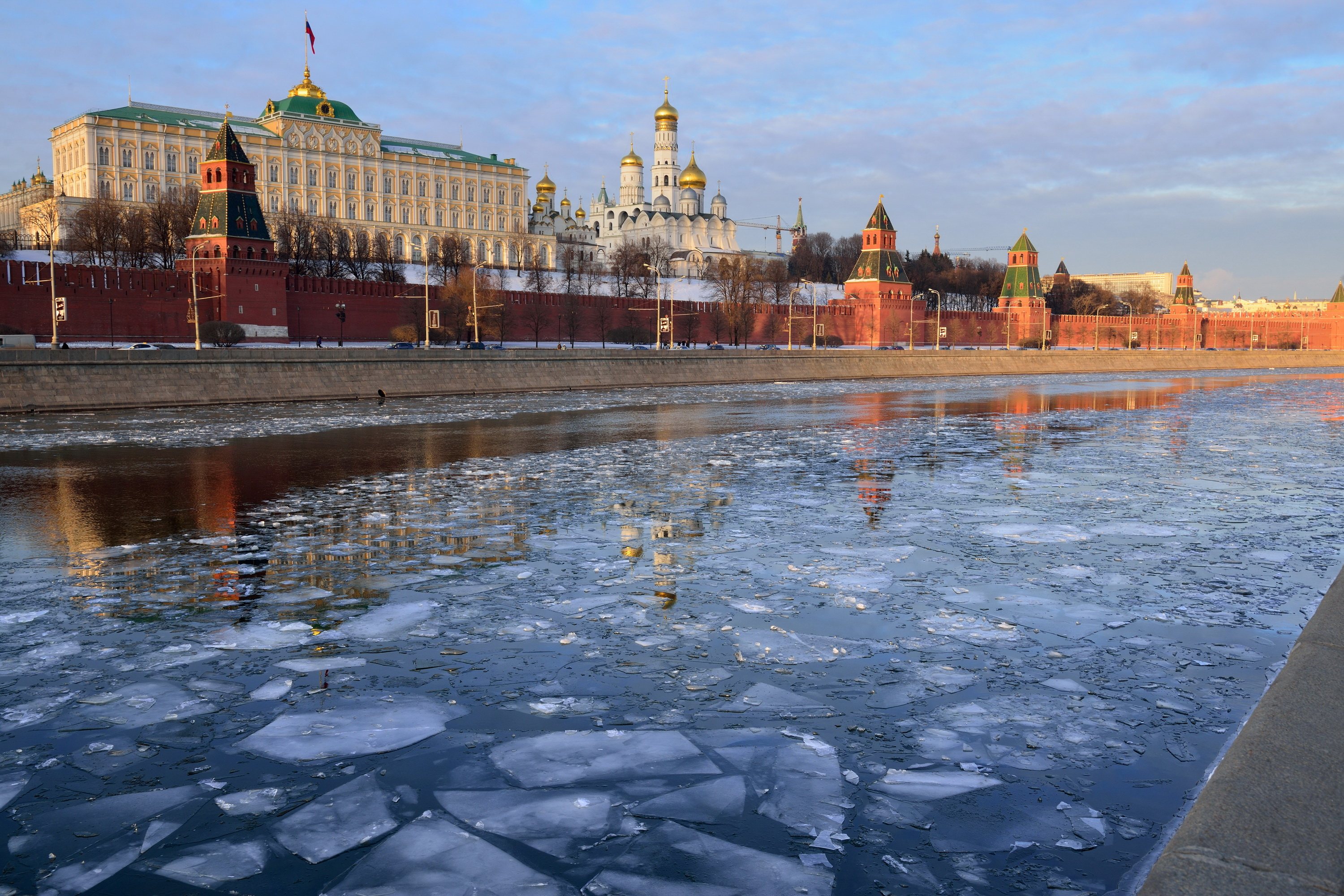 Московский Кремль и Москва-река