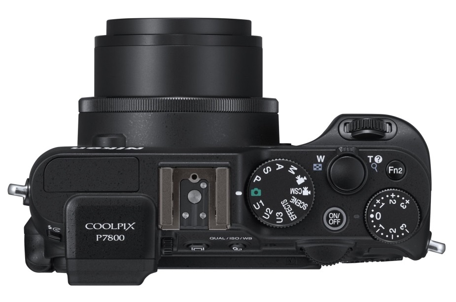 Компактная фотокамера COOLPIX P7800 - объектив