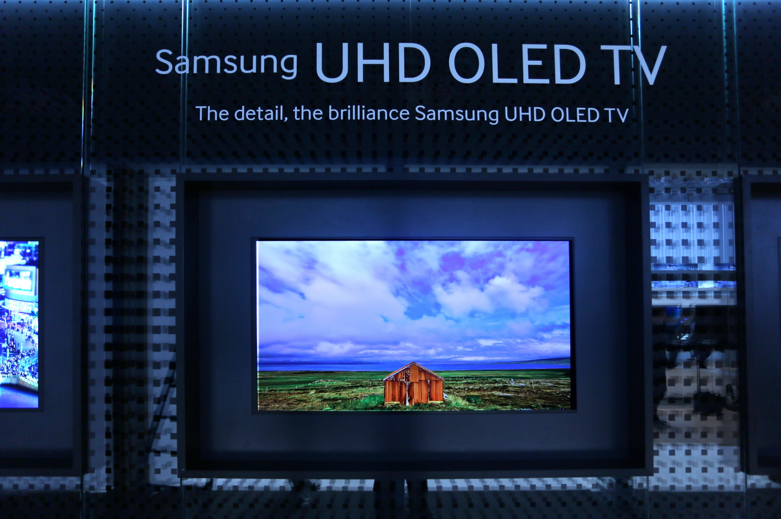 UHD OLED телевизор Samsung