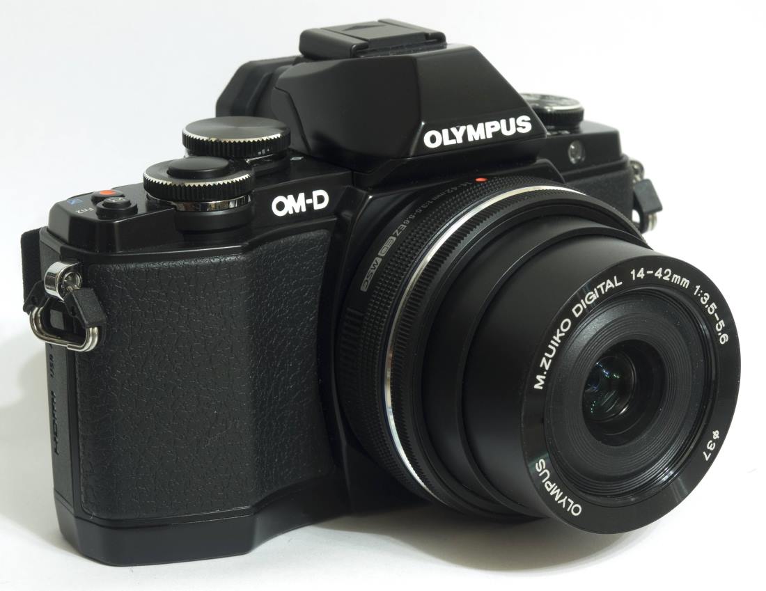 Камера Olympus OM-D E-M10 - черная