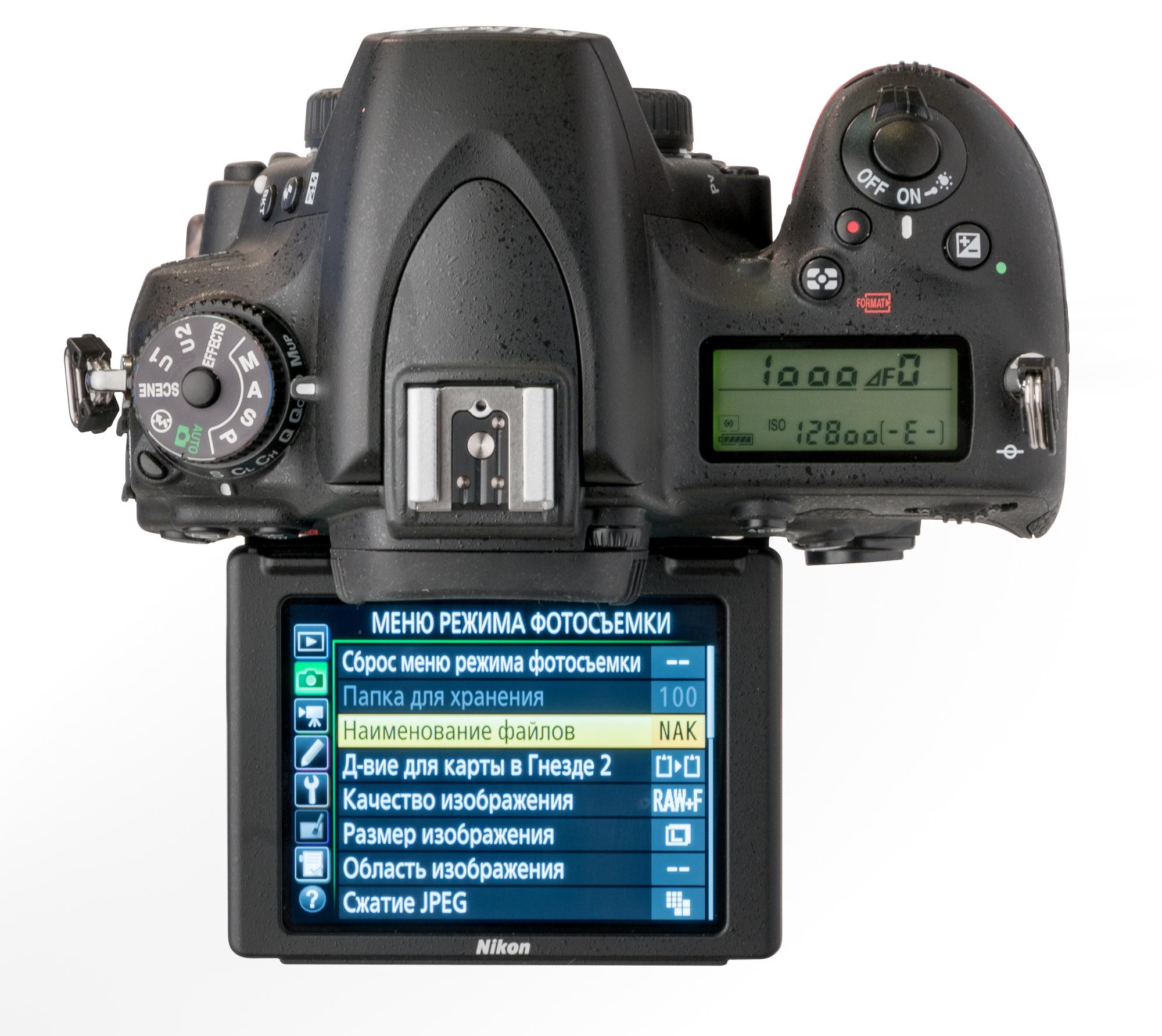 Зеркальная камера Nikon D750 - развернутый дисплей
